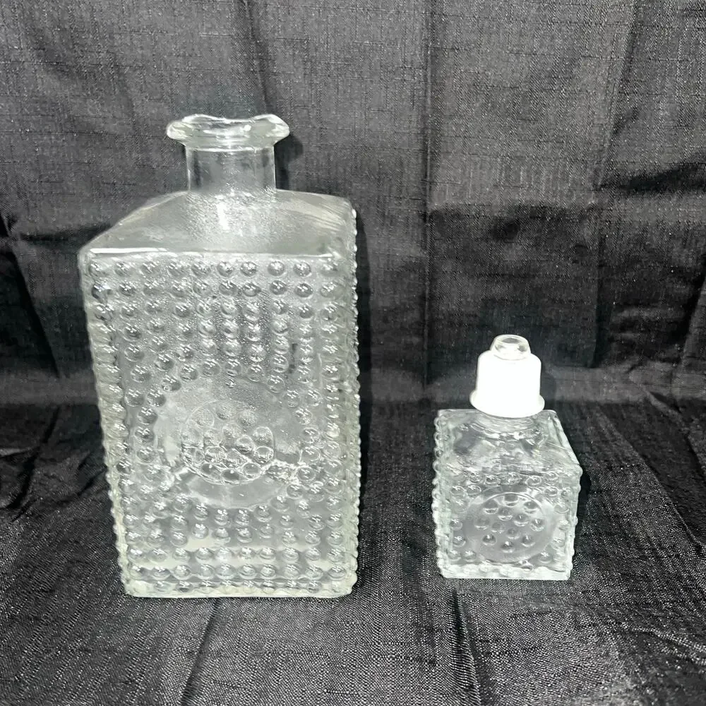 Vintage Clear Glass Decanter Hobnail Pattern MCM Barware Medallion Design 10